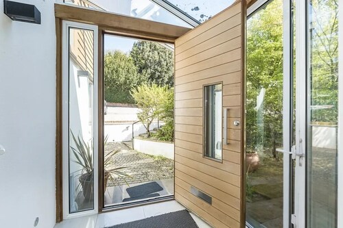 Cosy Family Home in Kingston