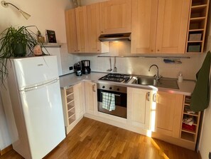 Private kitchen - Near historic center of Bergamo, nice apartment equipped with everything. (Bergamo)