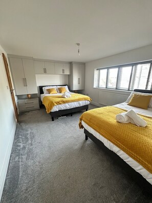 2 bedrooms, iron/ironing board, free WiFi, bed sheets