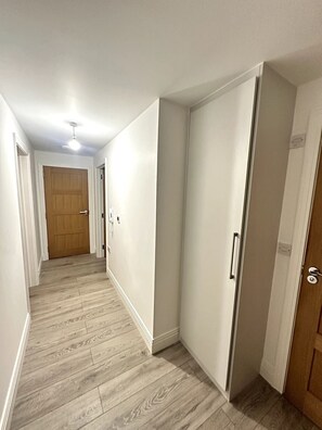 Interior - Urban Stay  5 Guests Free Parking (Woking)