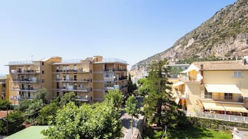 Appartamento panoramico, vista mare | Vista città