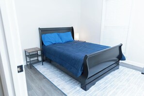 4 bedrooms, WiFi, bed sheets