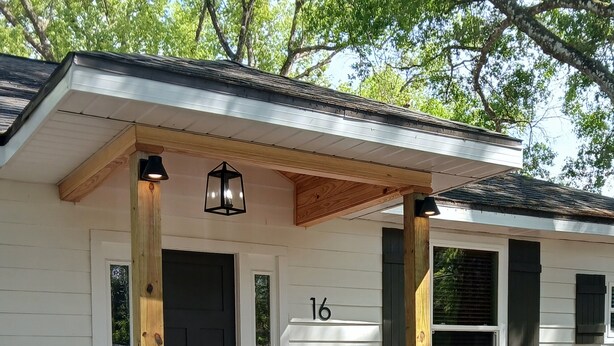 Exterior detail - South Brooksville, New Cozy Cottage, Convenient. 30 minutes from Tampa (Masaryktown)