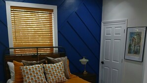 Room - South Brooksville, New Cozy Cottage, Convenient. 30 minutes from Tampa (Masaryktown)