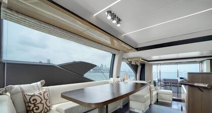 Luxury Yacht Stay on the Miami River – Waterfront Living Redefined