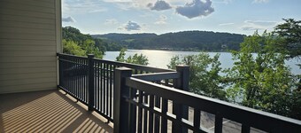 Executive Edge, Lakeside