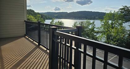 Executive Edge, Lakeside