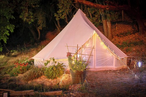 Cannabis Farm Glamping Retreat: Near Willow Creek w/Farm Meals, Firepit & Kayaks