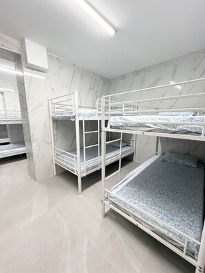 Free WiFi - Hostel JIRAFA (Madrid)