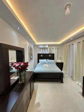 3 bedrooms, in-room safe, iron/ironing board, free WiFi