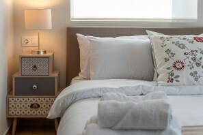 2 habitaciones, tabla de planchar con plancha, wifi y ropa de cama 