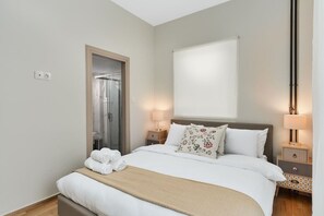 2 habitaciones, tabla de planchar con plancha, wifi y ropa de cama 