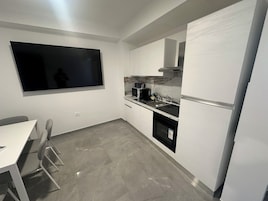 Superior Apartment | Private kitchen | Electric kettle