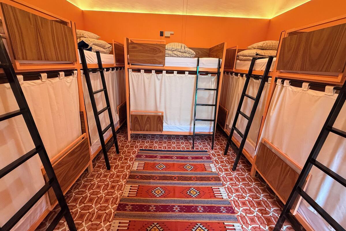 Basic Shared Dormitory | Free WiFi