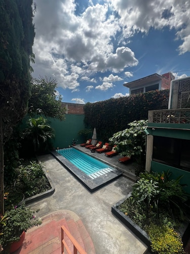 Ginger banana Hostel 