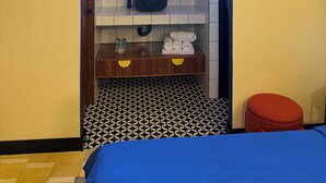 Standard Double Room | Bathroom - Ginger banana Hostel  (Oaxaca)