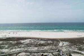 Liegestühle, Strandtücher