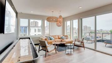 TV, fireplace, books, stereo