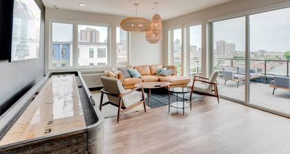 Scenic Terrace Stay Near Walker Art Center & Shops