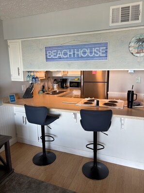 Mikrowelle, Ofen, Herdplatte, Geschirrspüler