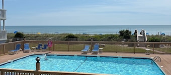 Cozy 1st floor 1 bedroom oceanfront condo located in Sea Colony, Carolina Beach