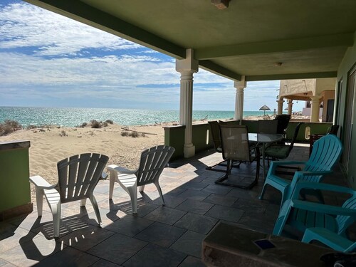 4 or 5 Bdrm Beachfront NEW Listing. Spacious, WiFi, AC, sleeps up to 14 in beds