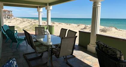 4 or 5 Bdrm Beachfront NEW Listing. Spacious, WiFi, AC, sleeps up to 14 in beds