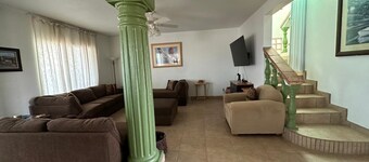 4 or 5 Bdrm Beachfront NEW Listing. Spacious, WiFi, AC, sleeps up to 14 in beds