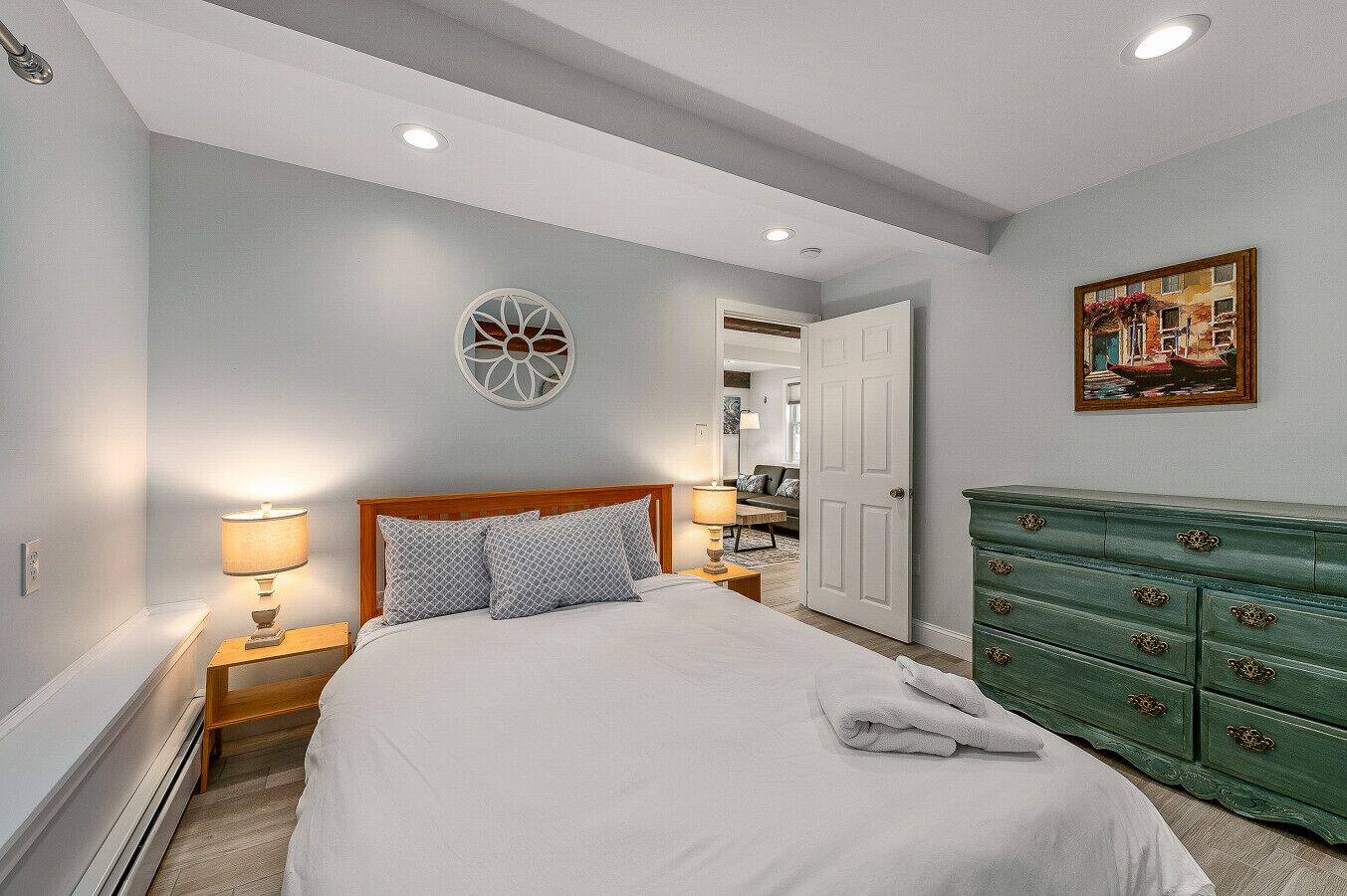 2 bedrooms, iron/ironing board, free WiFi, bed sheets