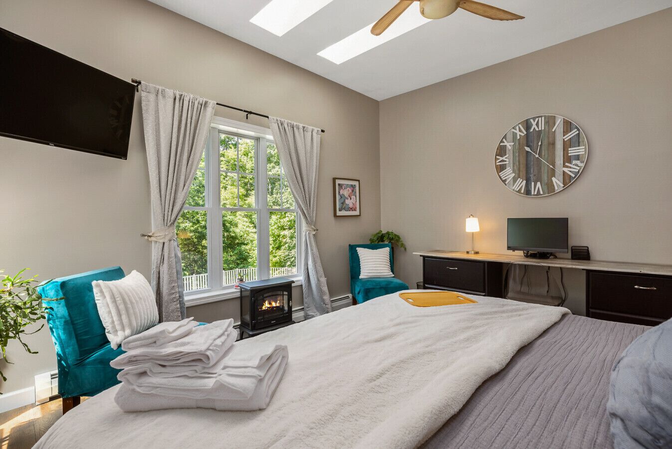 5 Schlafzimmer, Schreibtisch, Bügeleisen/Bügelbrett, kostenloses WLAN