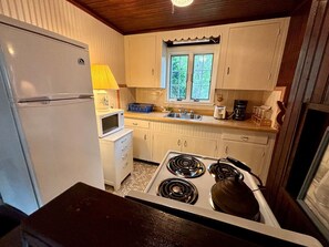 Fridge, microwave, oven, stovetop - Classic Rye Beach Cottage (Rye)