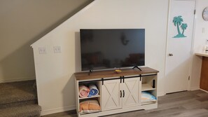 Interior - All new 2-bedroom 1.5 bath townhome in brilliant Panama City Beach w/ WiFi, AC (Panama City Beach)