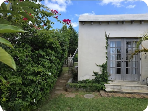 Quick Getaway 2 Hours from New York - Quiet Luxury 3-Bedroom, Private Pool 