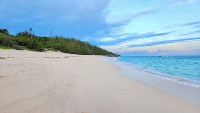 Your Private Luxury Villa - 3 Bedrooms, House & Cottage, Pool, Walk to Beach!
 