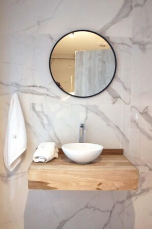 標準公寓 | 浴室 | 毛巾、肥皂、洗髮精、衛生紙