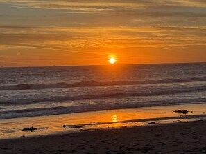 Beach - Charming 2-bedroom condo in terrific Carpinteria with WiFi (Carpinteria)
