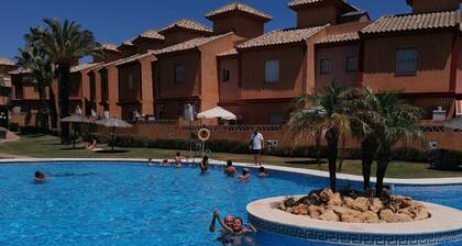 Chalet adosado pinares de Lepe, un oasis de tranquilidad en las playas de Huelva