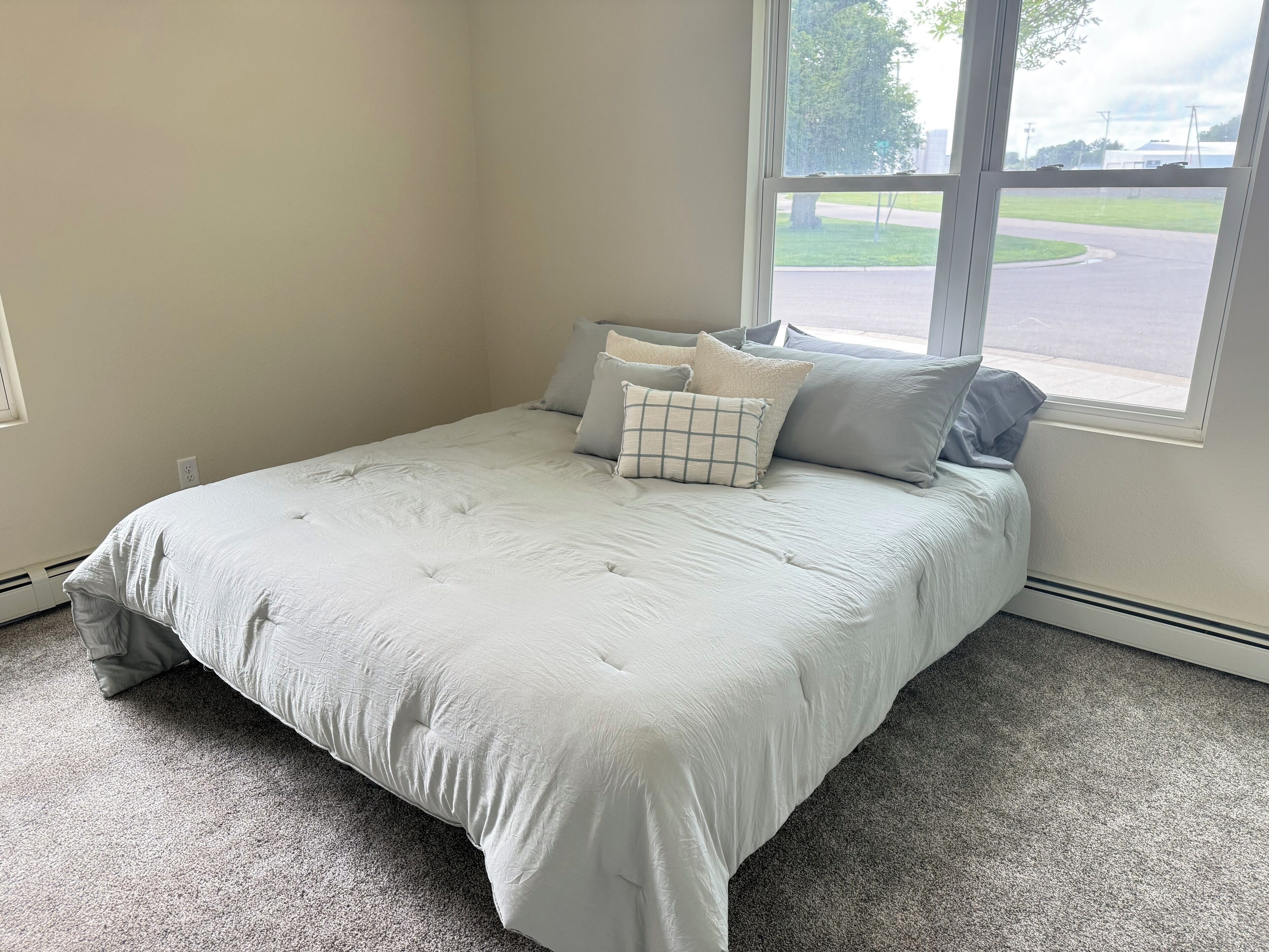 4 bedrooms, WiFi, bed sheets