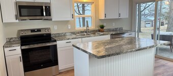 Remodeled 4-bedroom Lake house with WiFi and AC in Barrett, MN Sleeps 12!
