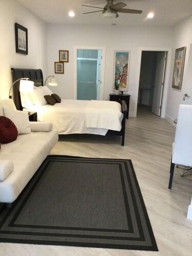 Koka 1- Sechelt BC, Bachelor suite, utilities included, Cable TV, WiFi, beach