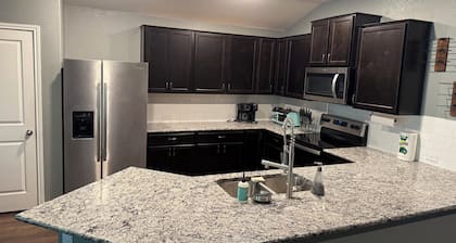 Cozy 3-bedroom family house in San Antonio next to Lackland AFB