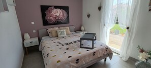 2 habitaciones, tabla de planchar con plancha, wifi y ropa de cama 