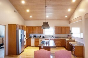 Mikrowelle, Ofen, Herdplatte, Geschirrspüler