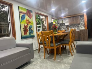 Superior-Apartment, Parkblick | Wohnbereich