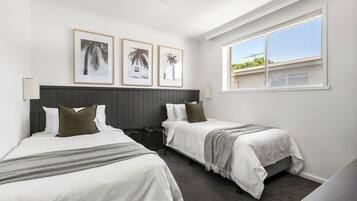 2 bedrooms, desk, iron/ironing board, free WiFi