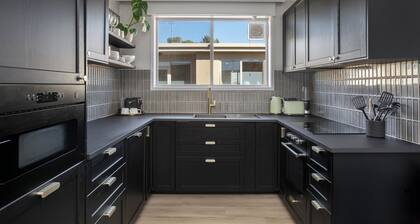 Enjoy a Luxurious Elwood Escape