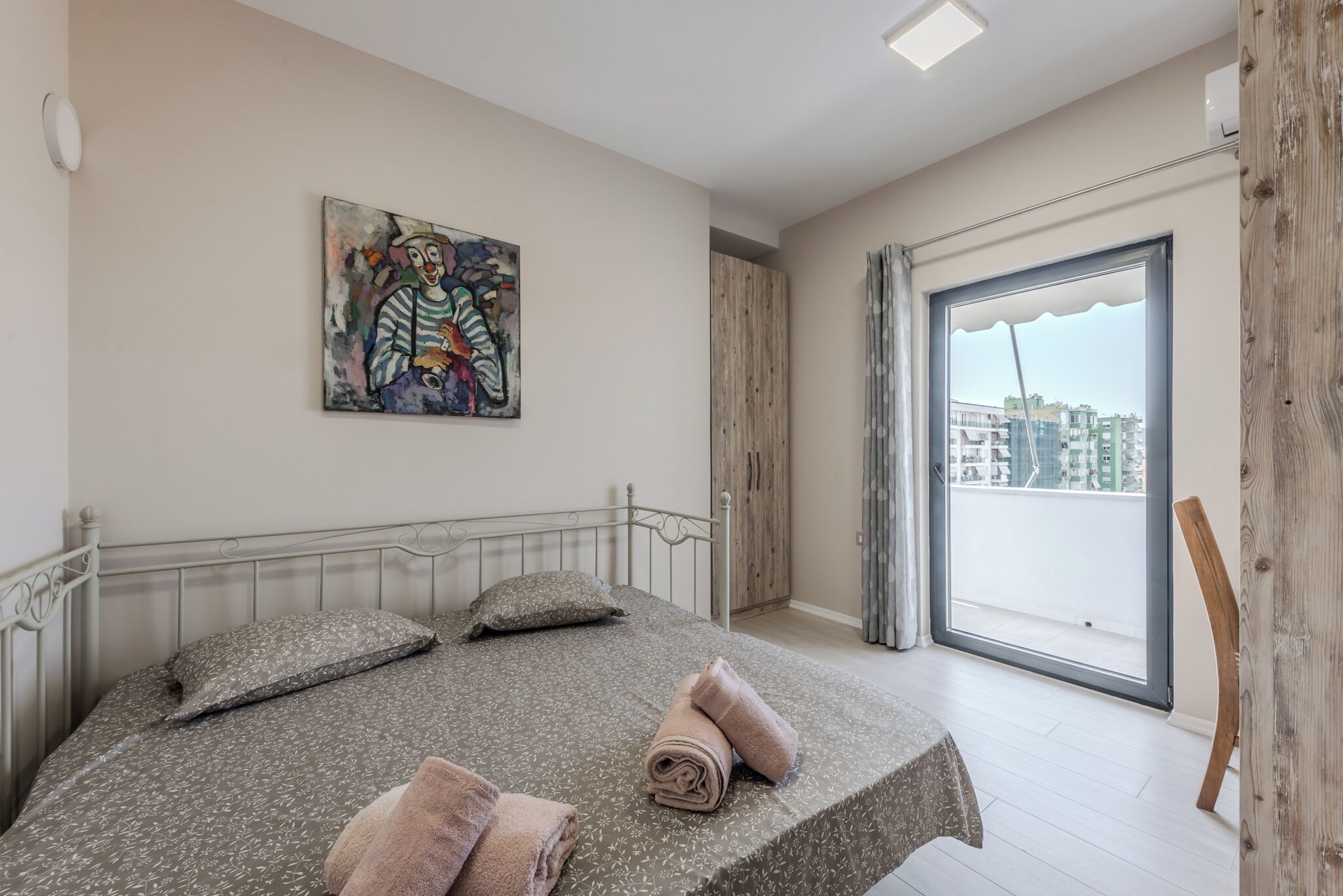 2 chambres, fer et planche à repasser, Wi-Fi, draps fournis