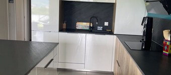T4 with large terrace and view of nature and mountains, quiet, in Annecy le Vieux