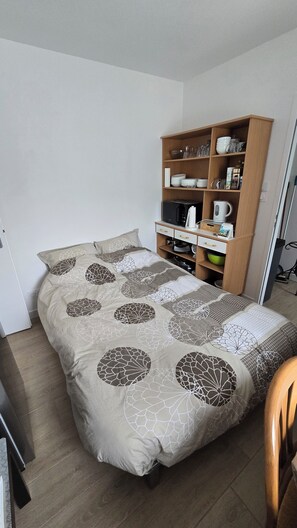 2 bedrooms, WiFi, bed sheets, wheelchair access
