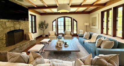 Napa Stone Mansion- Amazing Views, Pool, Vineyard, 38 Acres, Pond, Guest House